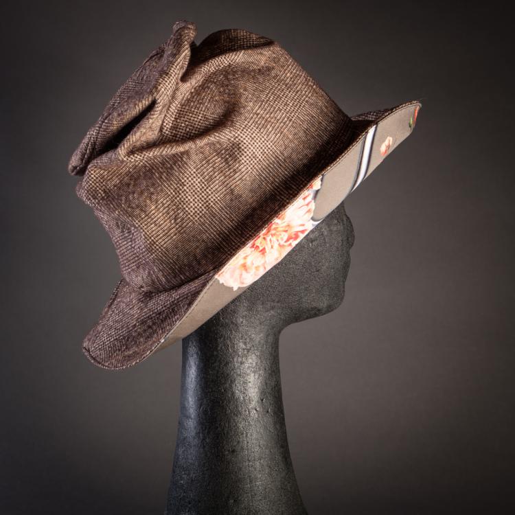 FinnanganZylinderZerknittert